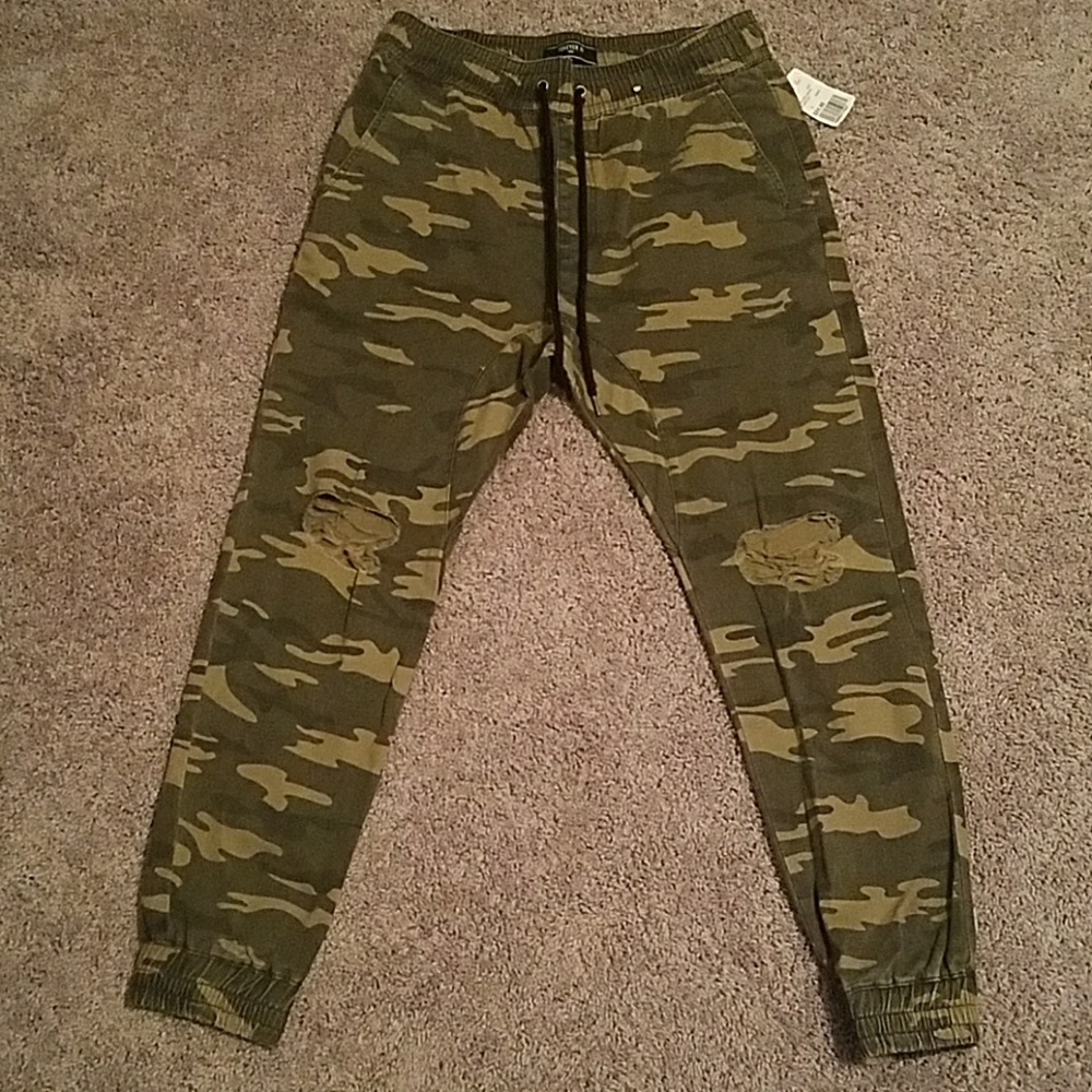 Forever 21 Camo Jogger